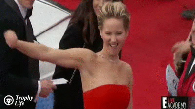 Jennifer Lawrence falls on red carpet