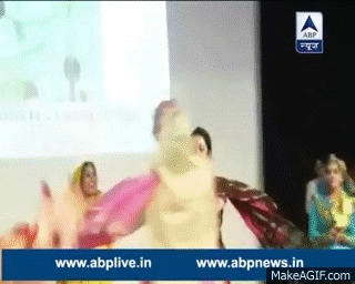 Watch Smriti Irani, Harsimrat Kaur Badal dance to the beats of 'Giddah'